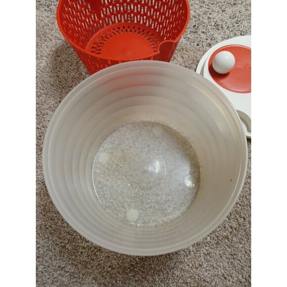 Tupperware Salad Spinner with storage lid and container great condition see pics - Picture 8 of 10